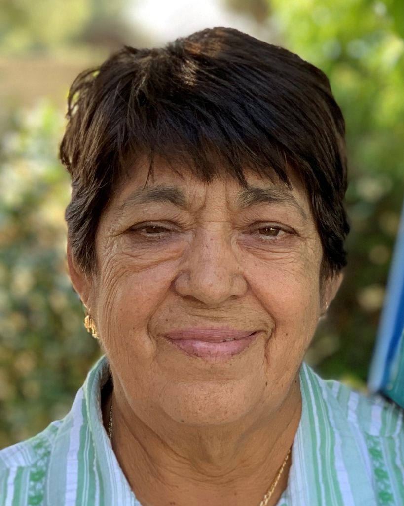 Maria Delaluz Flores Profile Photo