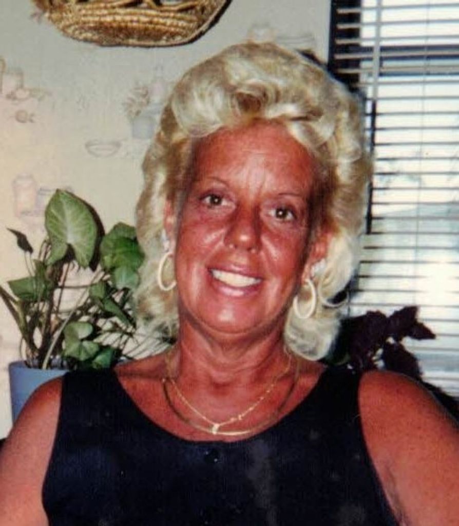 Patricia "Hollywood" Long