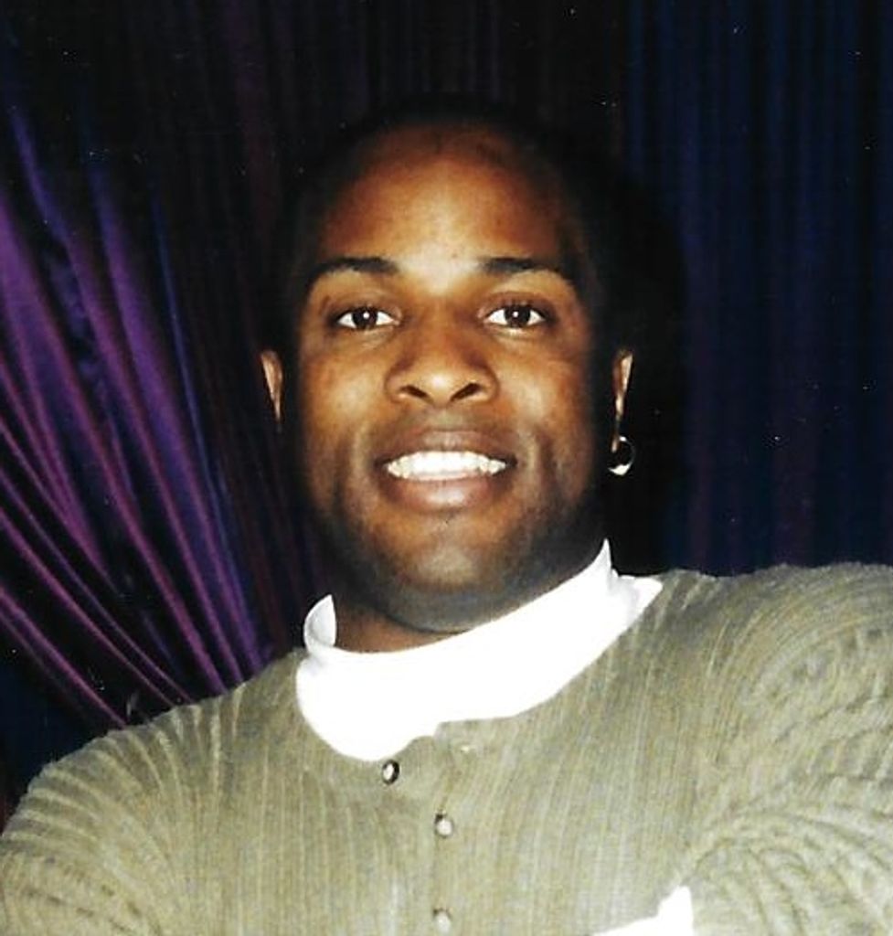 Anouk "Julian" Aimee Bell Profile Photo