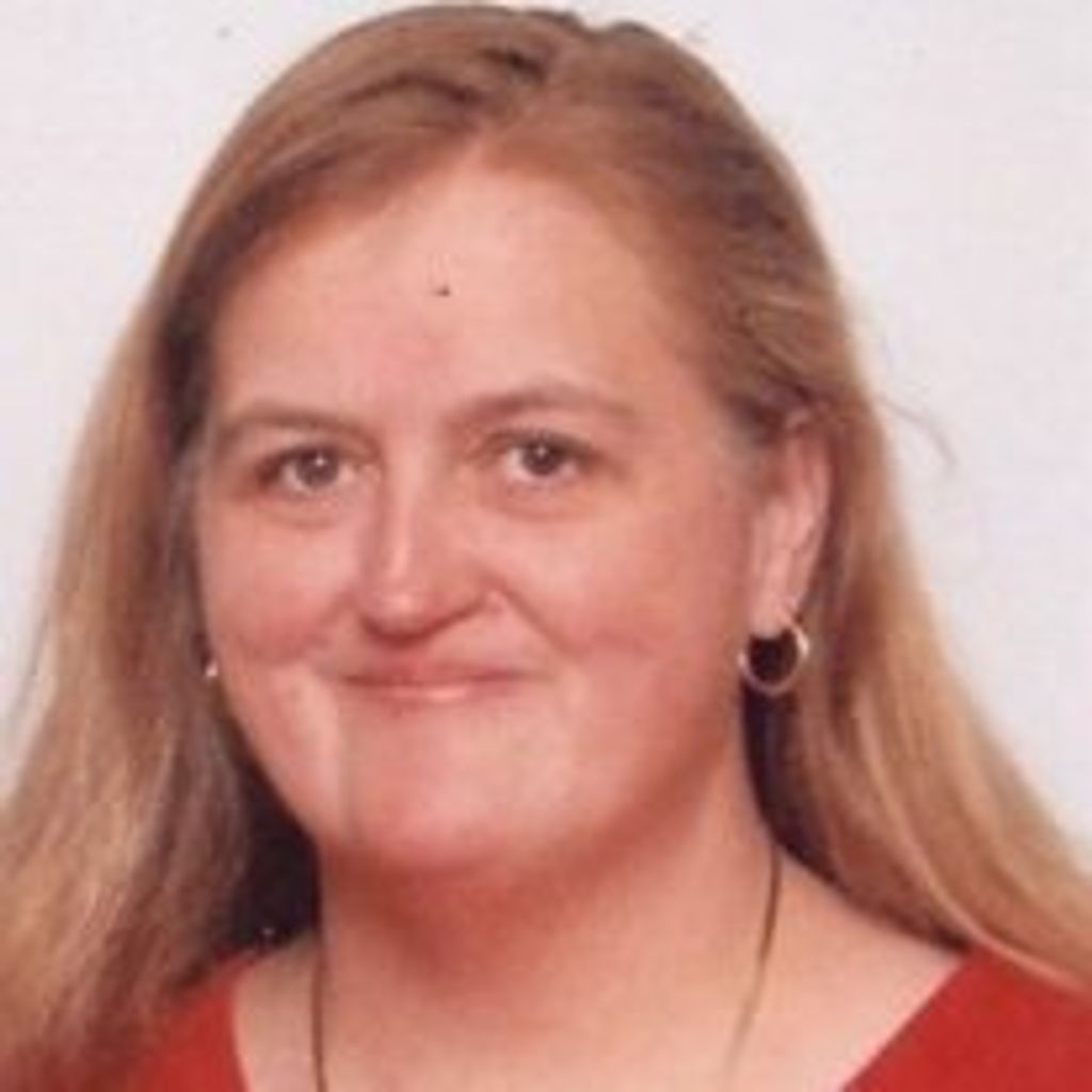 Amy  Lourae Smith-Revels Profile Photo