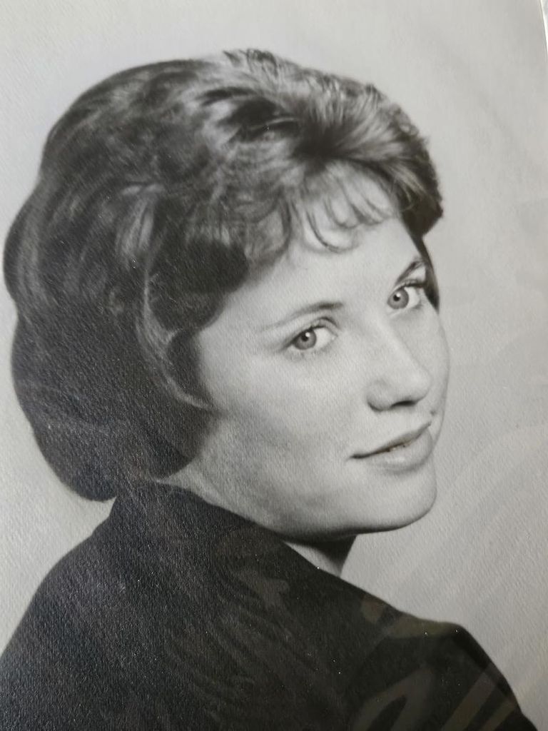 Lana Brozek Profile Photo