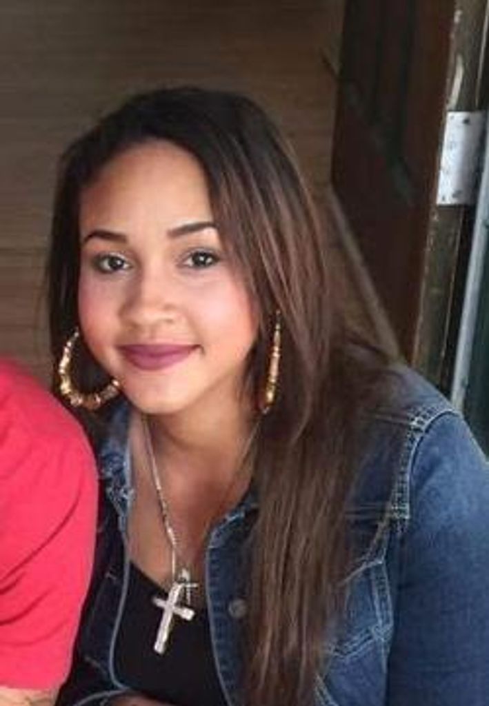 Laura Anntoni Corral-Jones