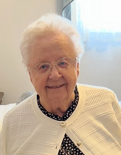 Lillian Marie Van De Yacht's obituary image
