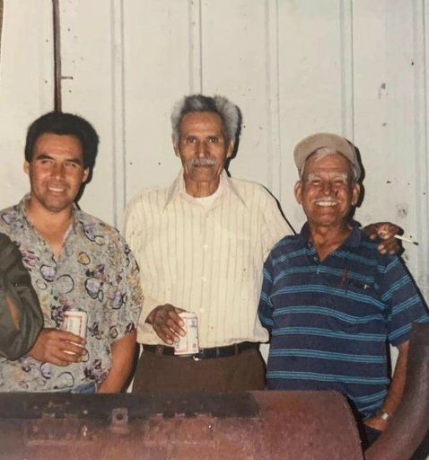 Salomon Cisneros photo gallery thumbnail 8 of 87
