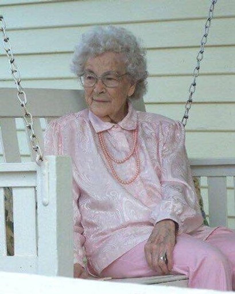 Pearl Willa Holt