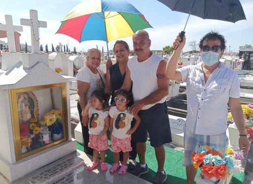 Jose Ovalle Caceres photo gallery thumbnail 34 of 67
