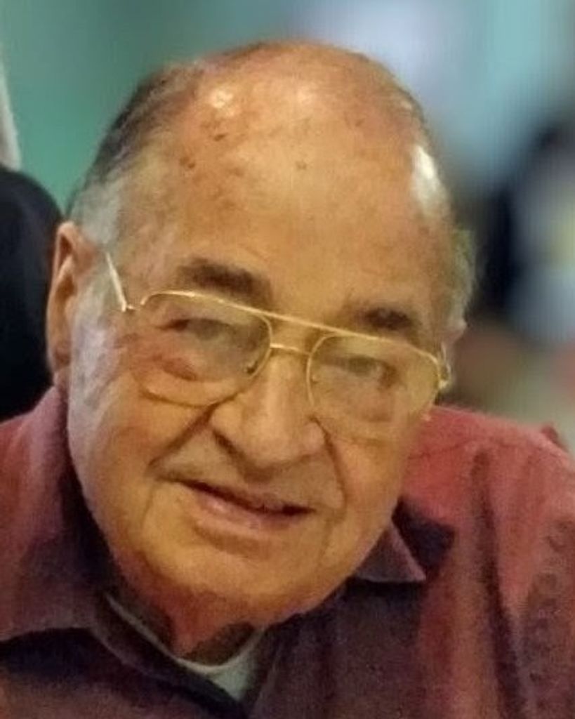 Robert "Max" Maxwell Reed Profile Photo