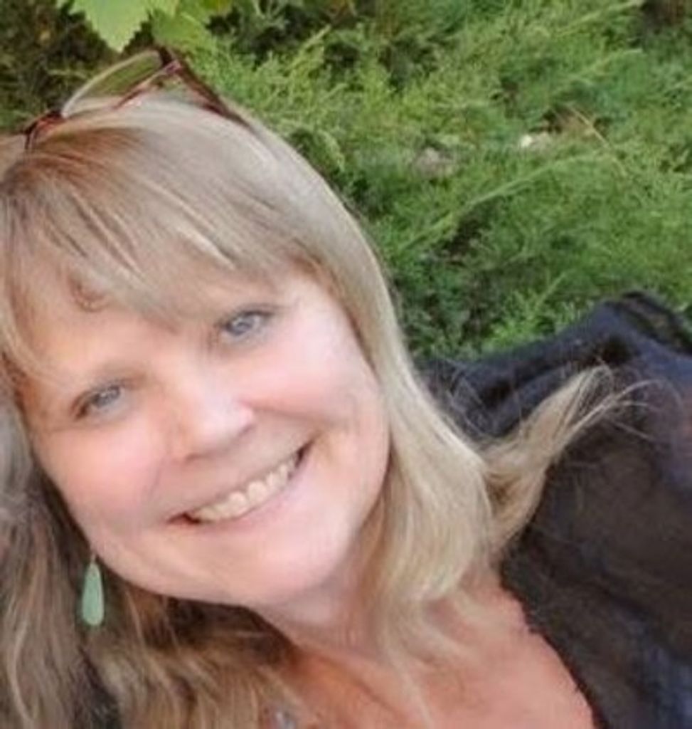 Julie Suzanne Brokken Profile Photo