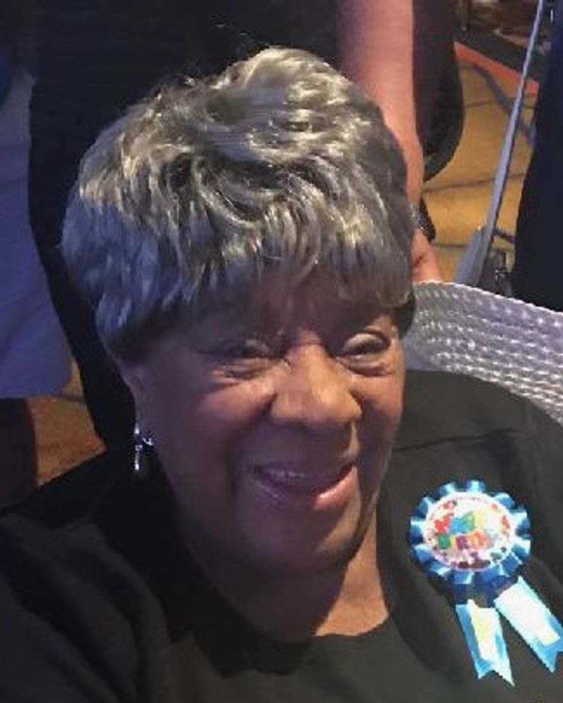 Julia Mitchem Profile Photo