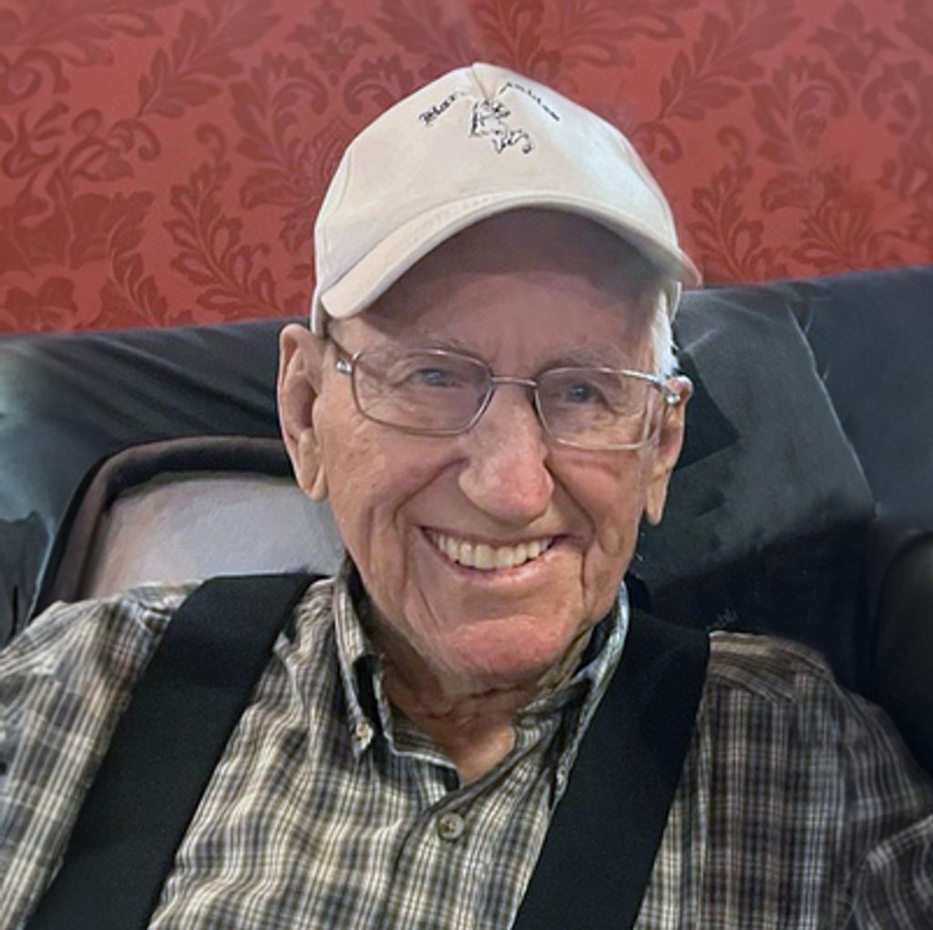 Tom Saunders Profile Photo