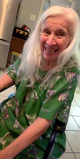 Yolanda C. Gonzalez photo gallery thumbnail 245 of 357