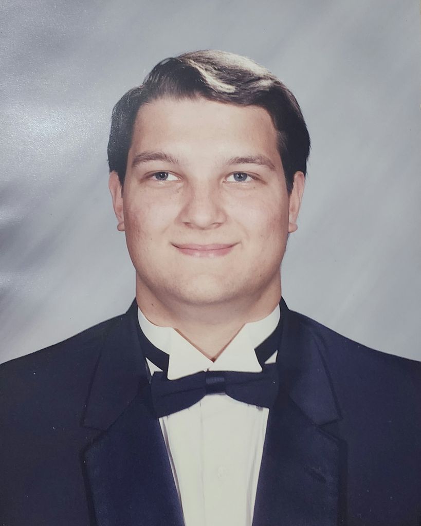 Dustin Thomas Lowe