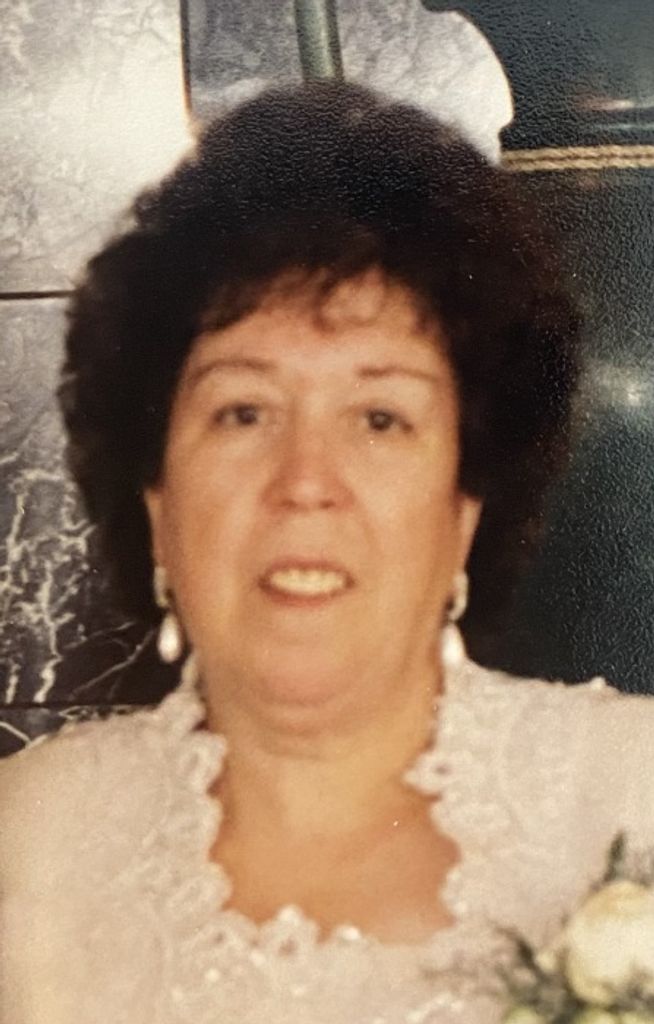 Maria (Bettencourt)  Carvalho Profile Photo