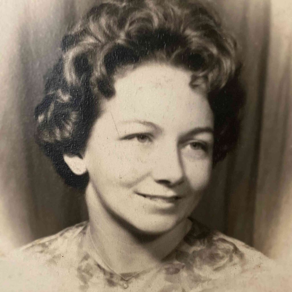 Lynn Lorraine P. Karolyi Profile Photo