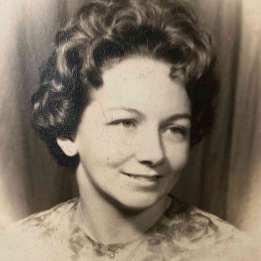 Lynn Lorraine P. Karolyi