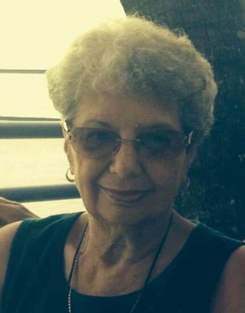 Theresa A Frandanisa