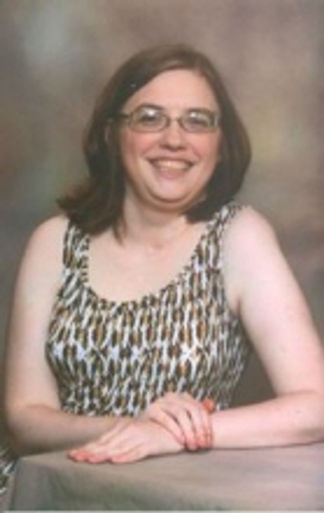 Amanda J Sumner