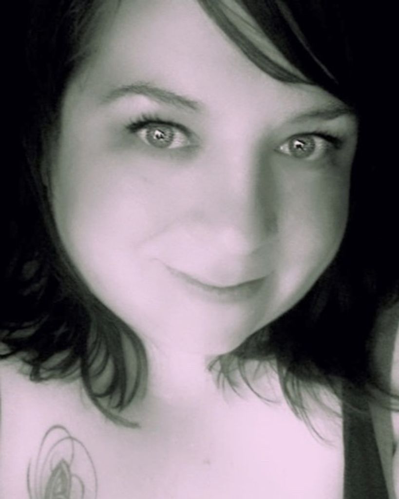 Angela Lloyd Profile Photo