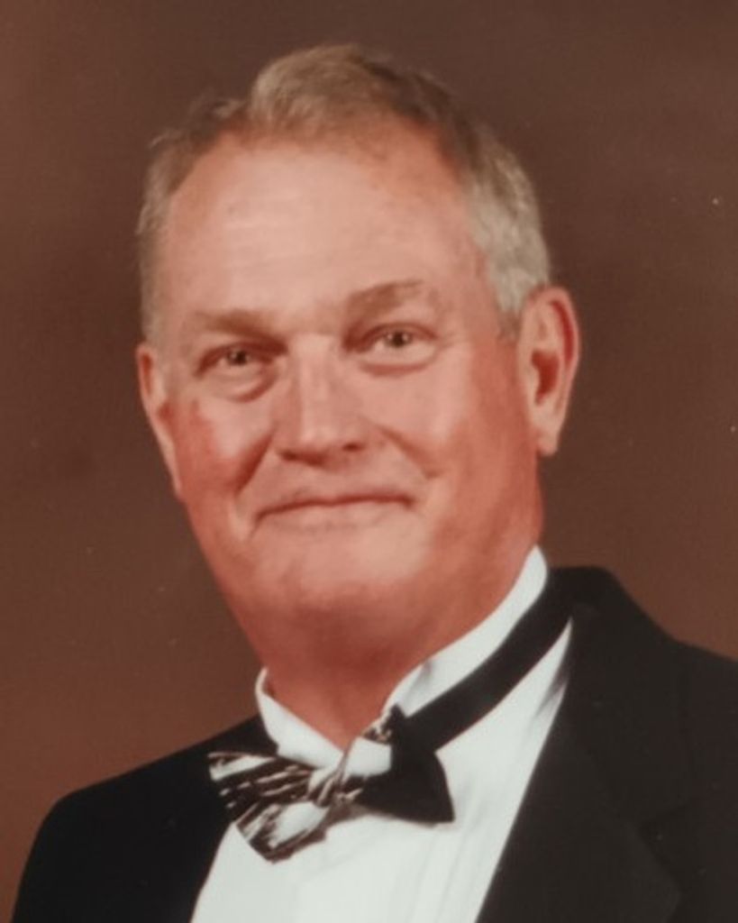 Cdr Lowell "Douglas" Felps, Usn Ret. Profile Photo