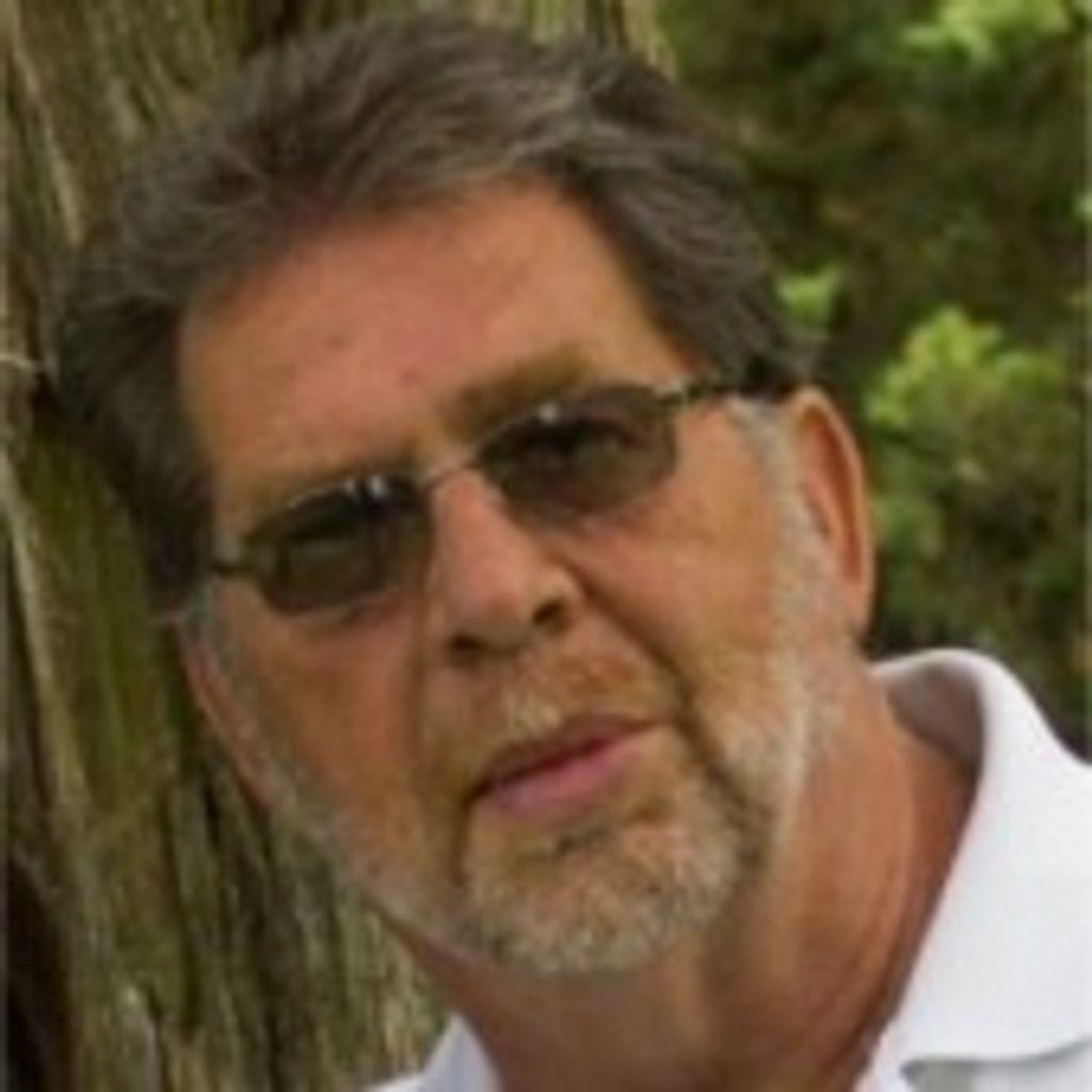 Bruce D Macarthur