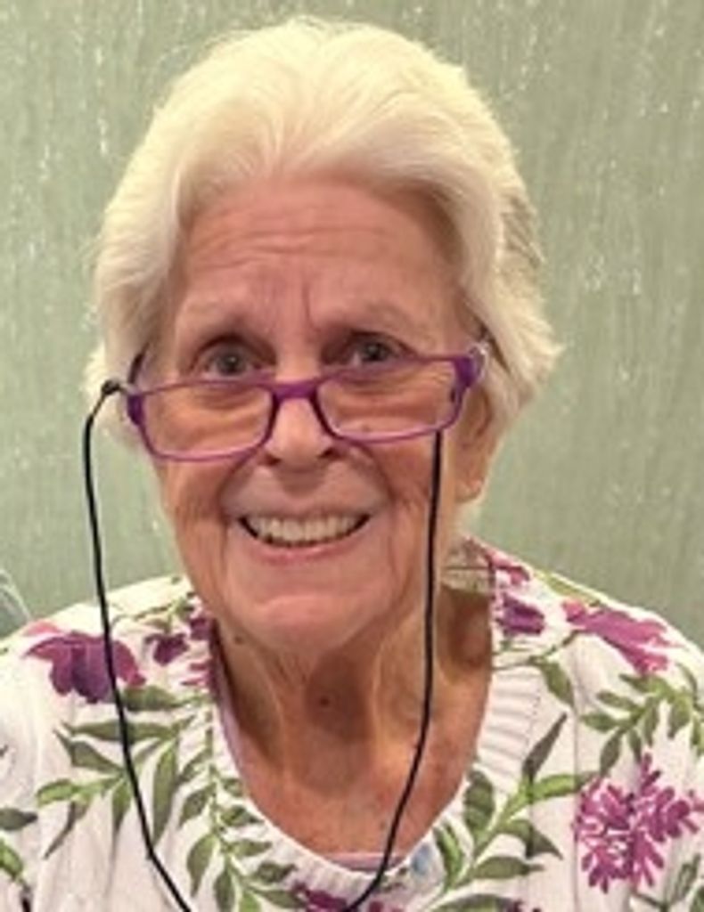 Carolyn Marie Monaco Profile Photo