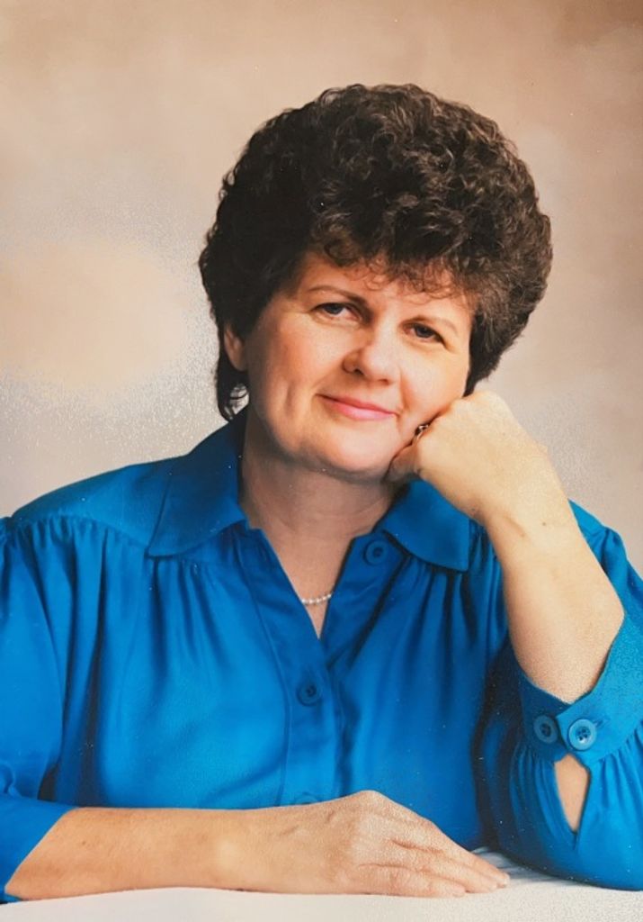 Mary Ellen (Kuffel)  Amber