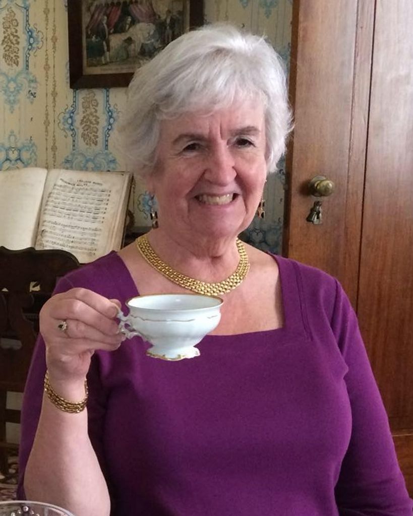 Mrs. Jennifer Hickinbotham Sanders