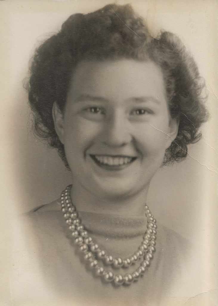 Gloria Pearl Cross Profile Photo