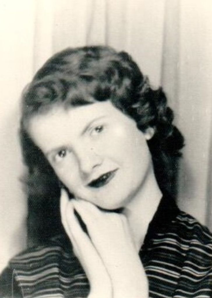 Joan Elaine Hiatt