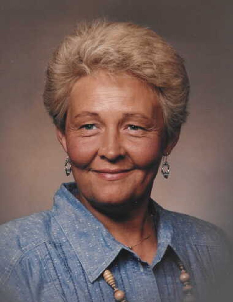 Hilda "Jackie" Jacquelyn (Overfelt)  Darden
