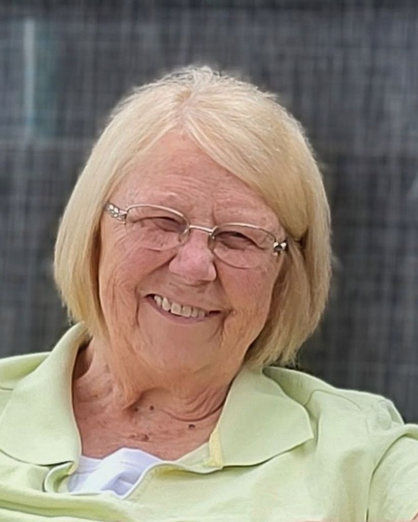 Betty Lou (Vojtkofsky) Michelli Profile Photo