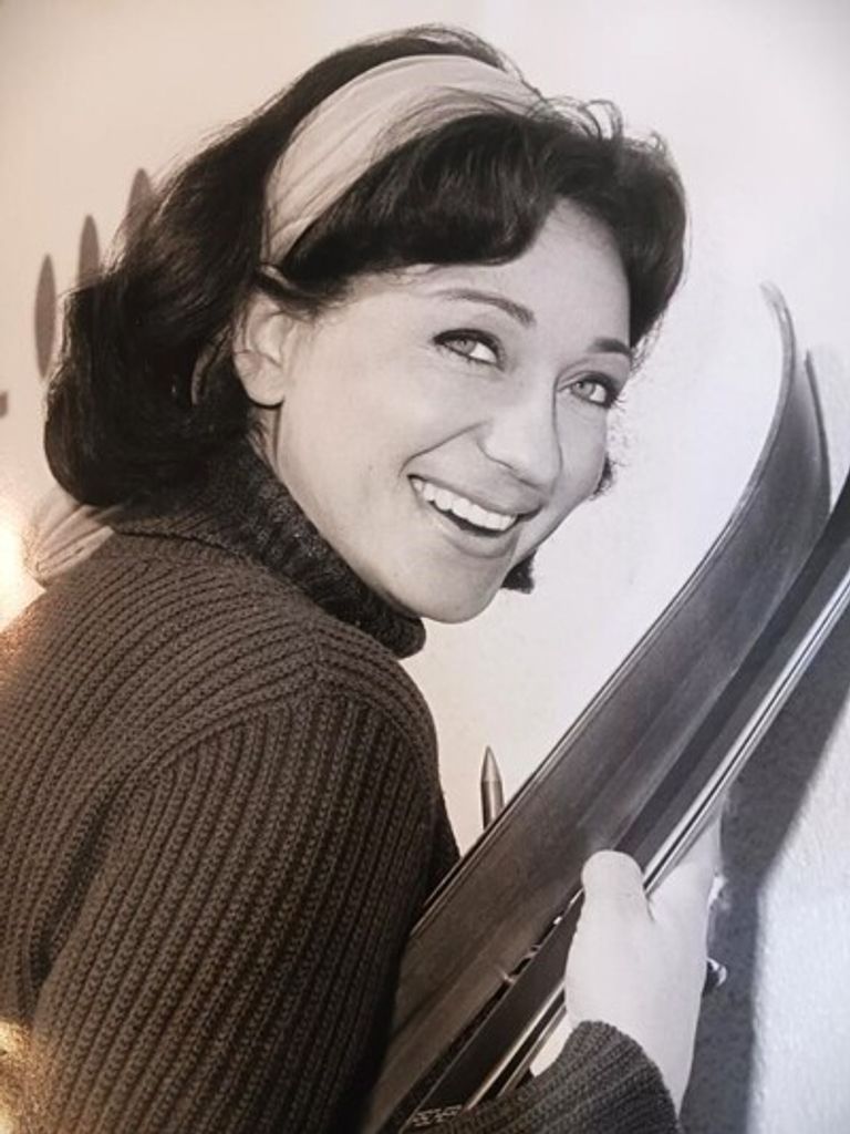 Theresa J Andraszczyk