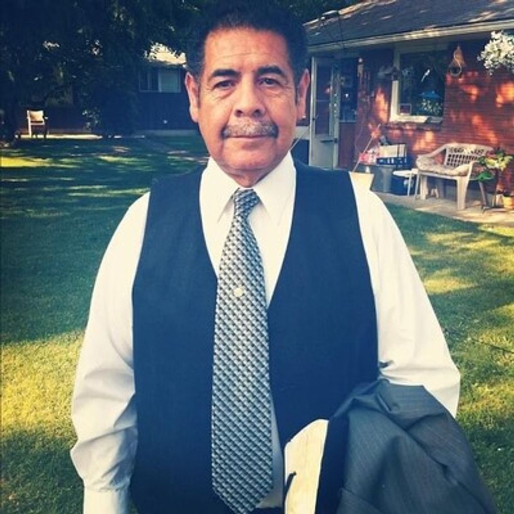 Alejandro Salinas Profile Photo