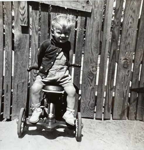 Thomas Eddie Kingery photo gallery thumbnail 33 of 52