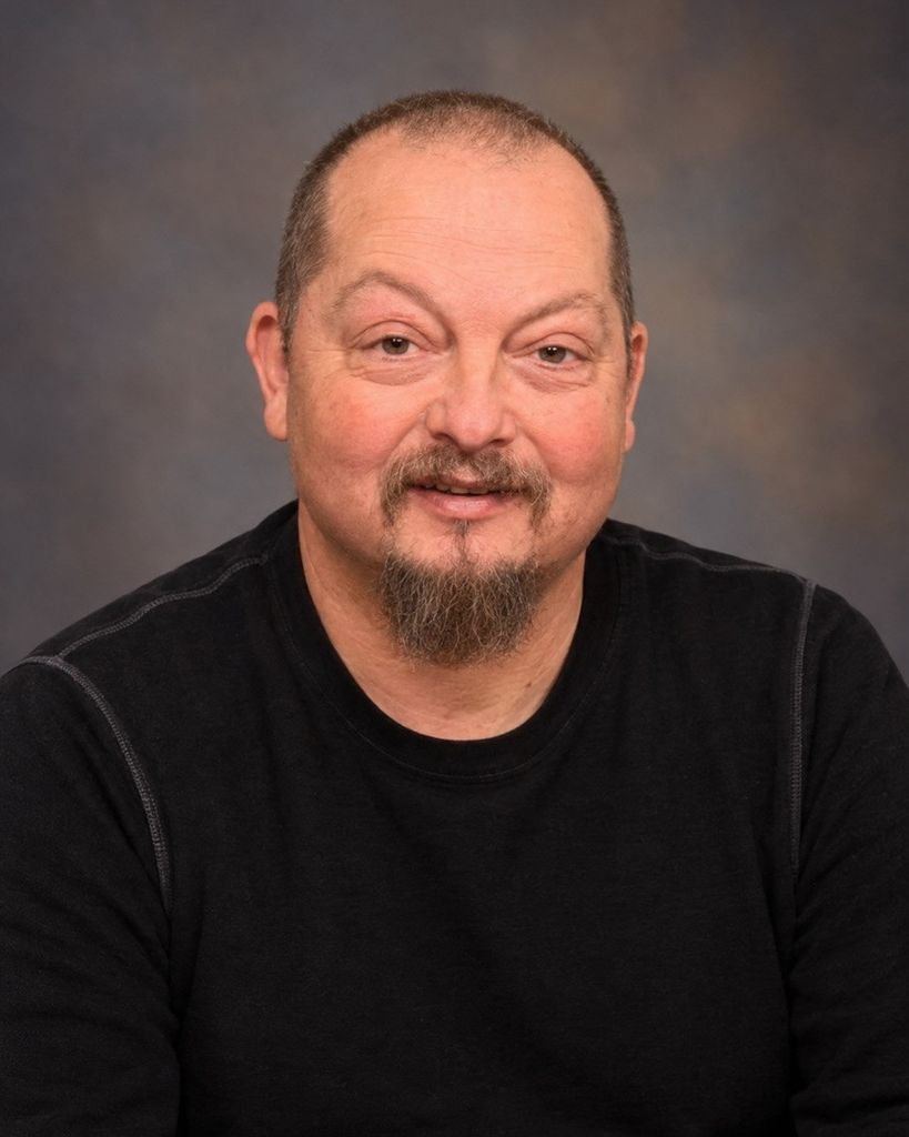 Robert Edward Smith Profile Photo