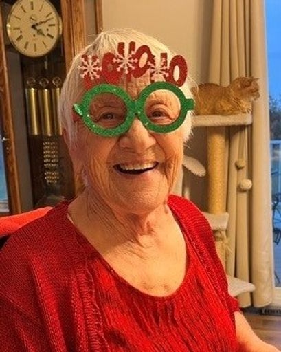 Lois Fadness's obituary image