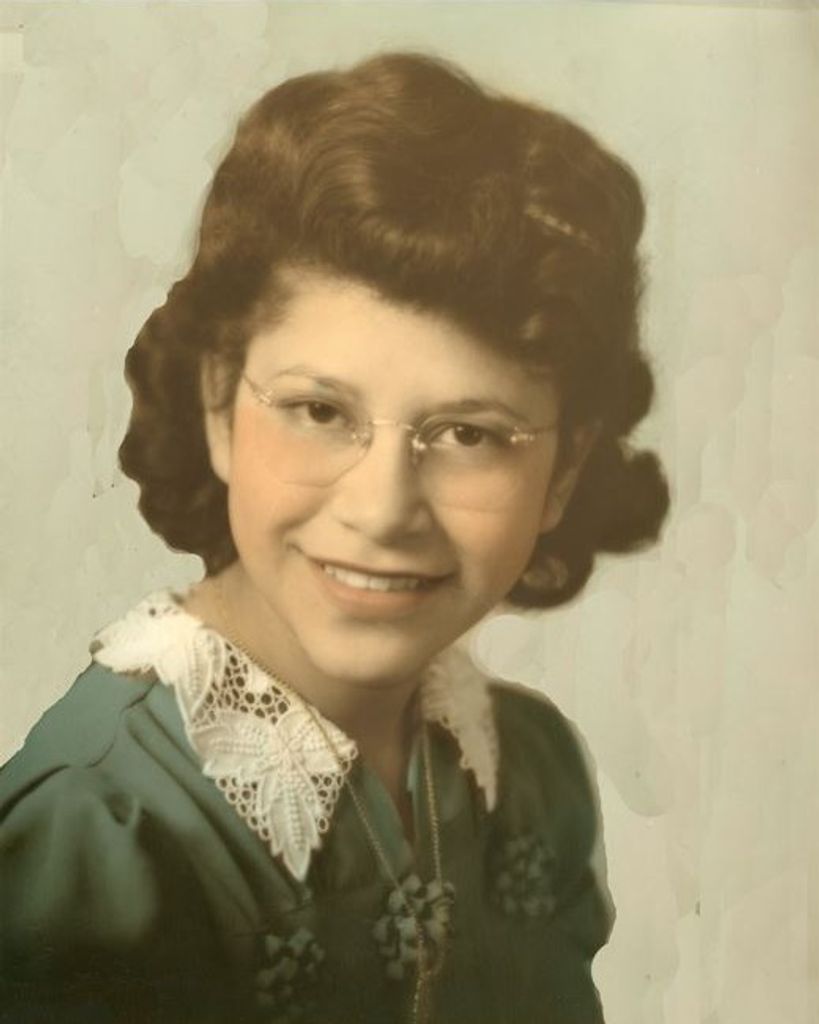 Evelyn Flores Profile Photo