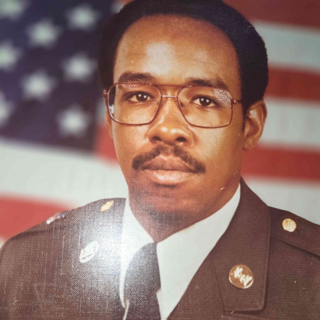 Edward Vincent Holley Profile Photo