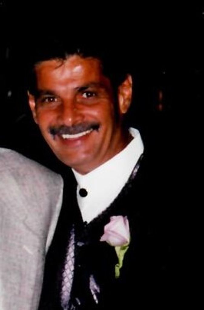 Robert Mahaz Profile Photo