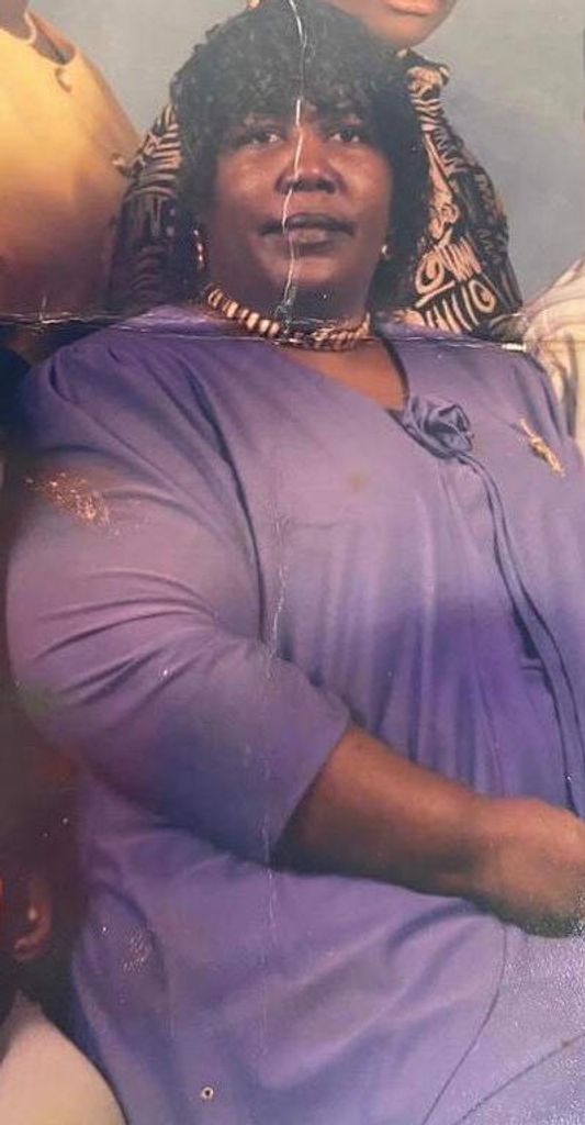 Ms. Lola Phillips Profile Photo