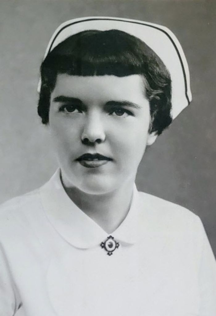 Helen Lucille Manns