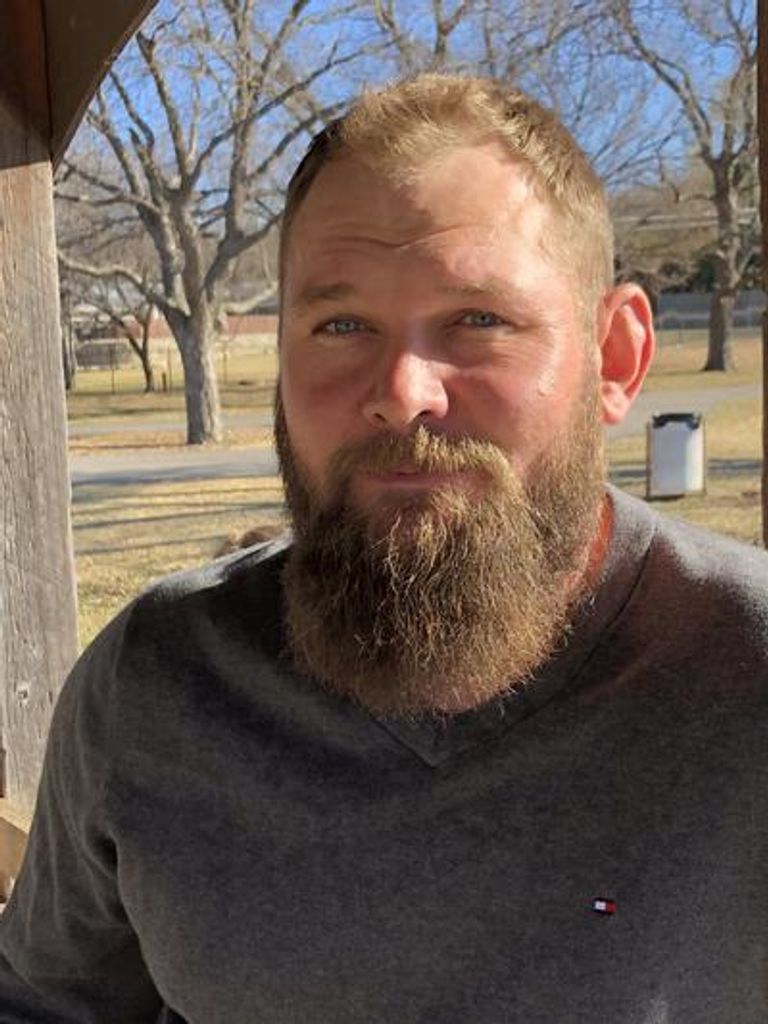 Ryan Neil Sloan Profile Photo