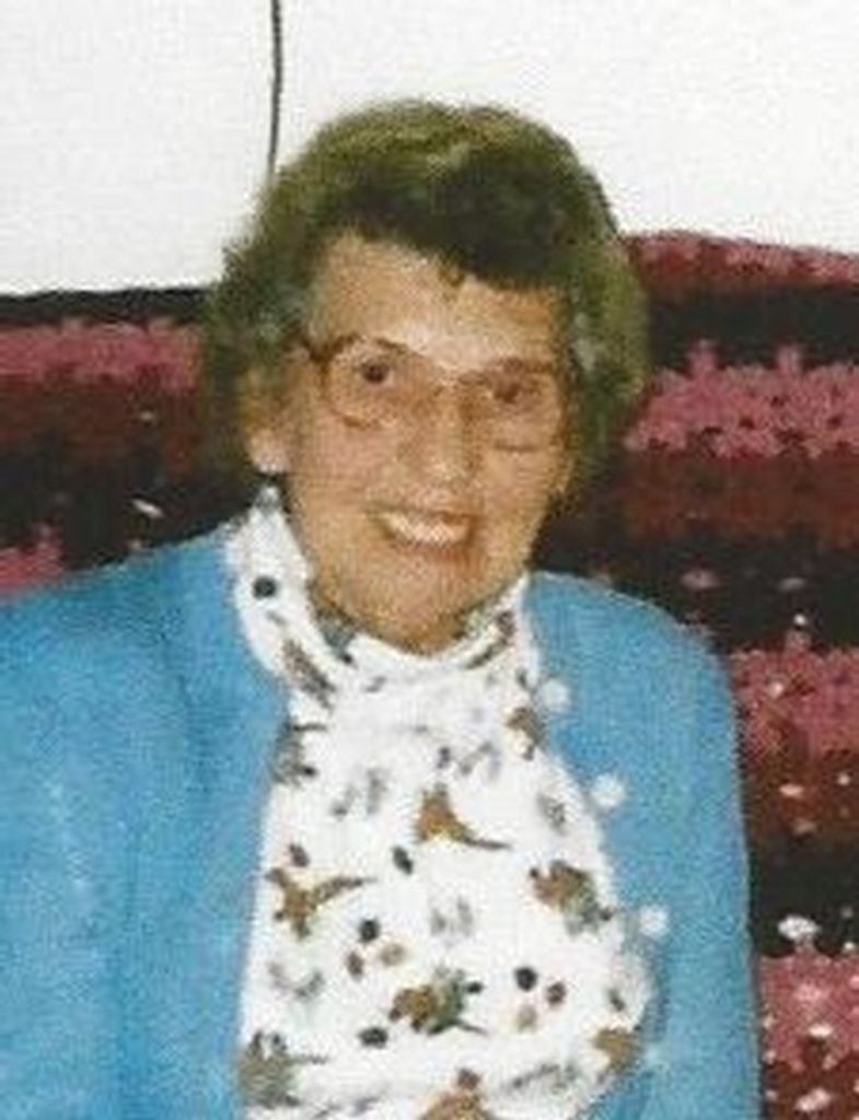 Julia Middleton Hand Profile Photo