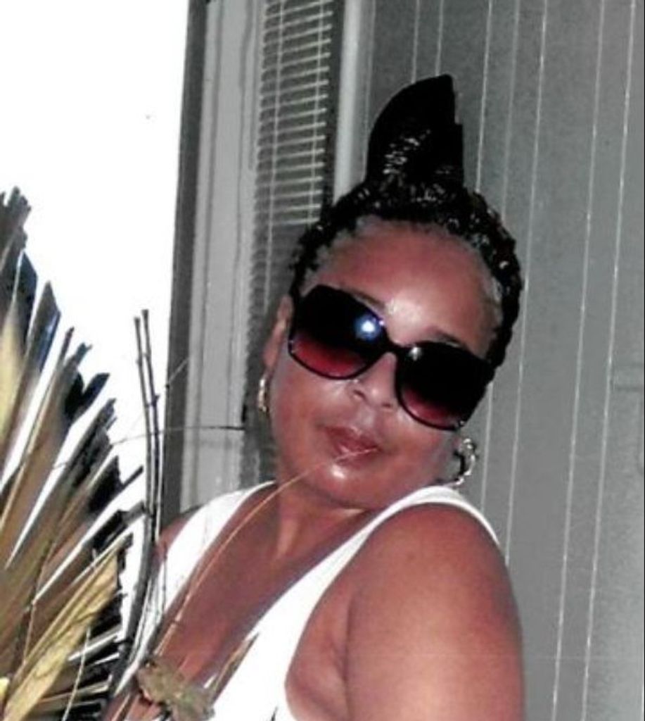 Vanessa Black Colon
