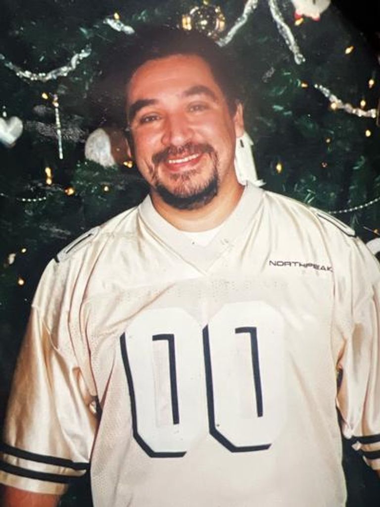 John Navaira Perez Profile Photo