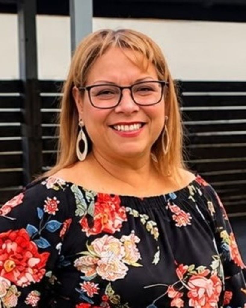 Mary Esther Solis Profile Photo