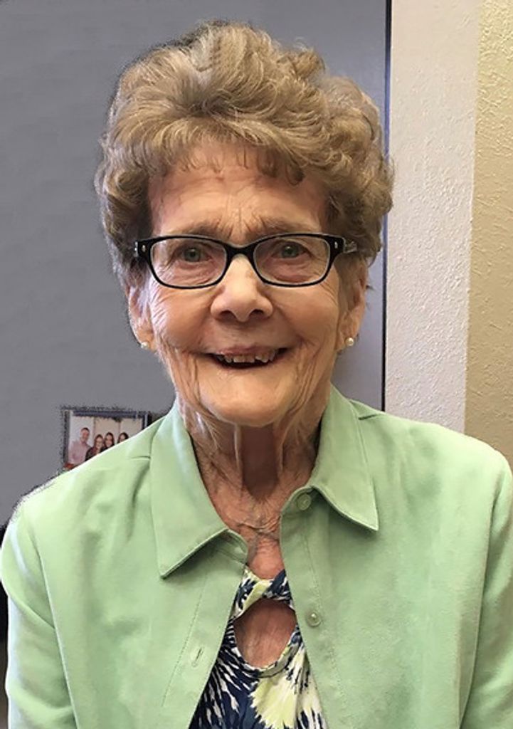 Lorraine Maxine Dohmen Profile Photo