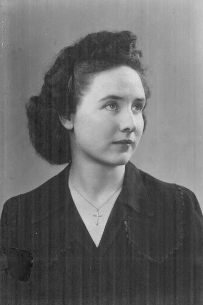 Catherine Anna (Colling)  Blume