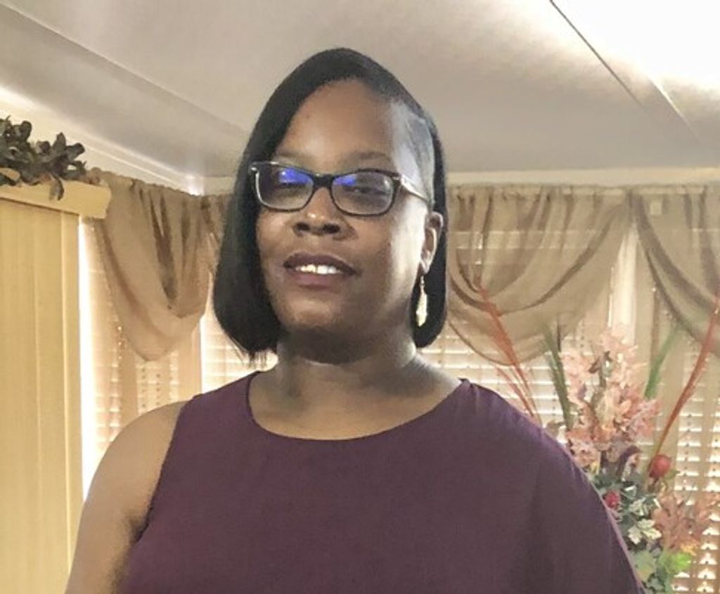 Mrs. Stephanie Y. Warren Profile Photo