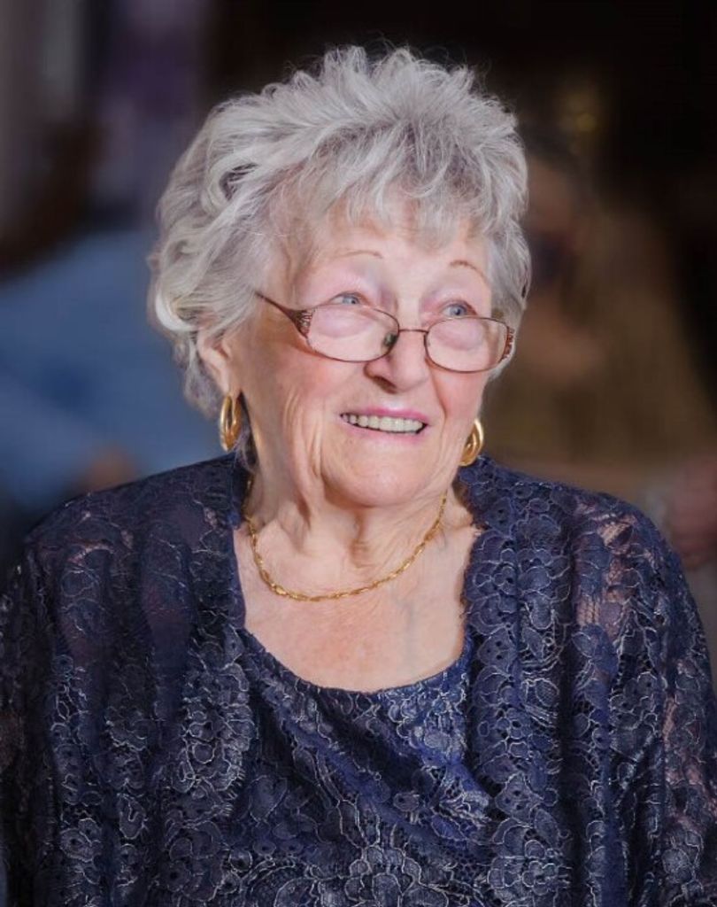 Olga Eva Magdolna Takacs Profile Photo